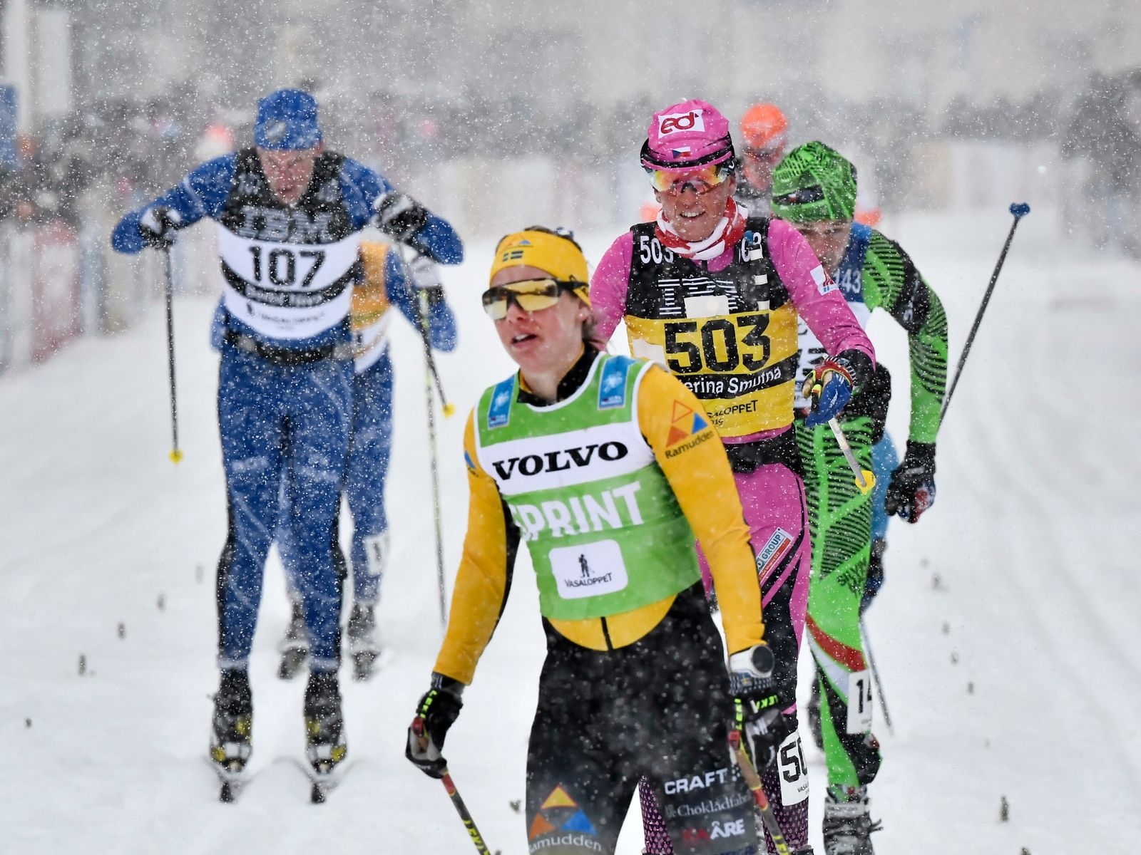MORA 2019-03-03
Lina Korsgren kommer på andra plats och tjeckiskan Katarina Smutna på tredje i damklassen i Vasaloppet 2019. 
Foto Ulf Palm / TT / Kod 9110