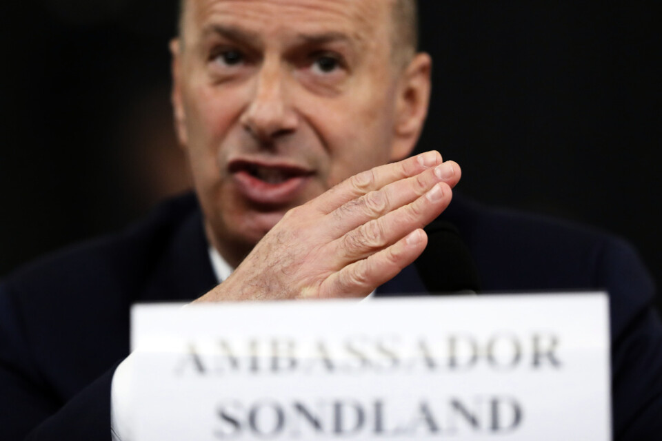 USA:s EU-ambassadör Gordon Sondland vittnar inför representanthusets underrättelseutskott.