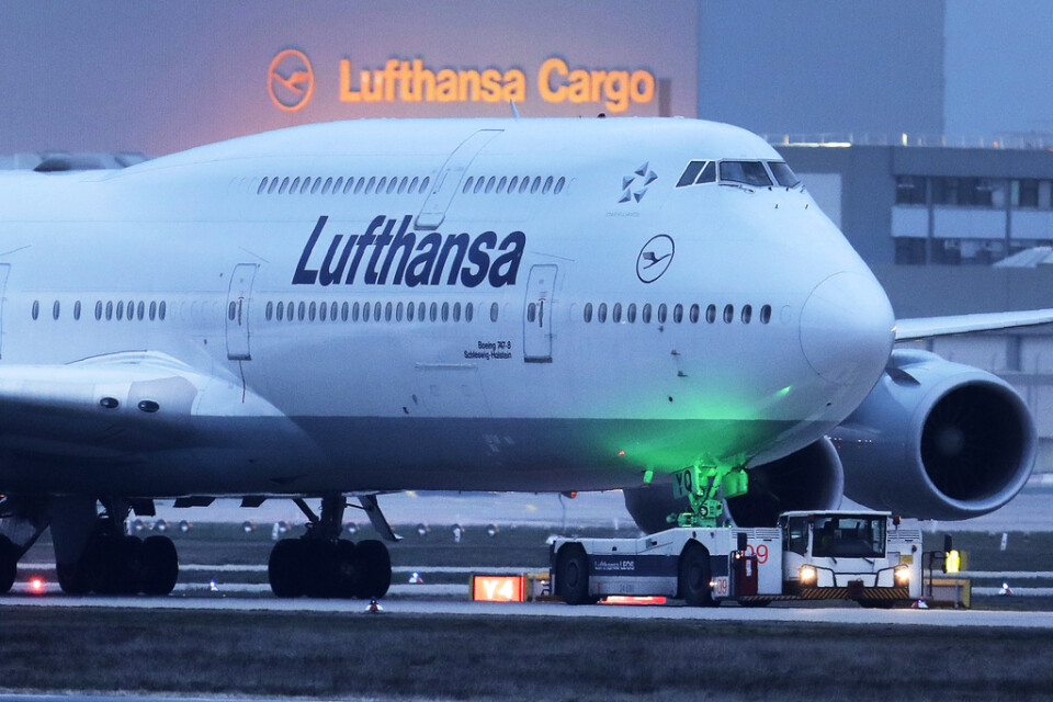 Tyska Lufthansa tvingas till ytterligare åtgärder i spåren av coronavirusets utbrott.