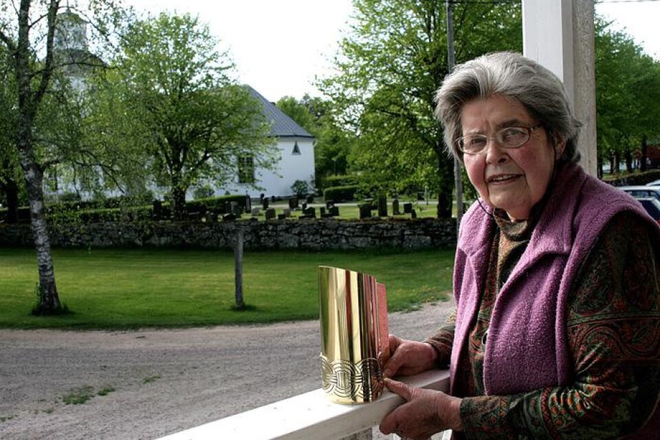 Anna-Greta Dahlkvist var den som fick idén om att låta tillverka en dopkanna till Håcksviks kyrka. Under två år har kyrkliga arbetskretsen samlat in runt 10 000 kronor till kannan.