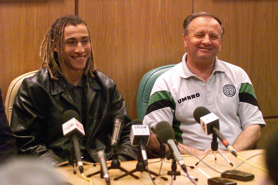 Henrik Larsson och Jozef Venglos på en presskonferens 1999.
