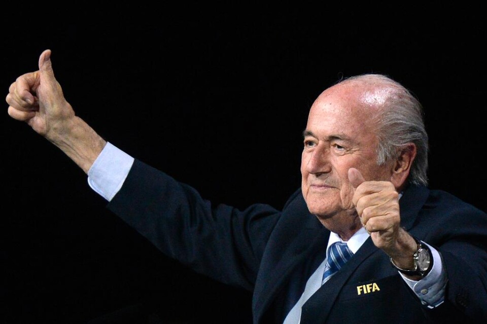 Sepp Blatter får både ris och ros i den internationella pressen efter att ha blivit omvald till ordförande för Fifa. Medan de europeiska tidningarna är kyligt distanserade får Blatter stöd från andra delar av världen. Den brittiska tidningen The Guardia