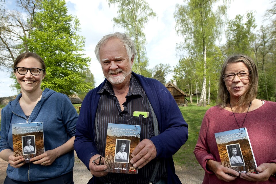 Tre hembygdsföreningar presenterar nu årsboken 2021. Från vänster Therese Oleskog, Sven Jensén och Gunilla Kärrdahl.