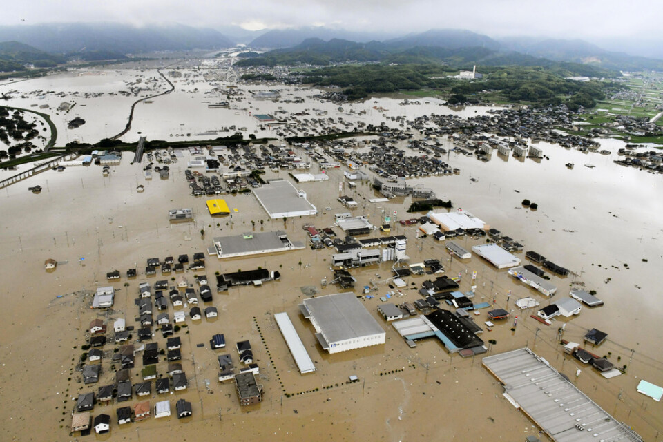 Klimatförändringarna kan leda till kostnader på 200 miljarder kronor årligen år 2030. Översvämningarna i Japan 2018 ledde till enorma kostnader. Arkivbild.