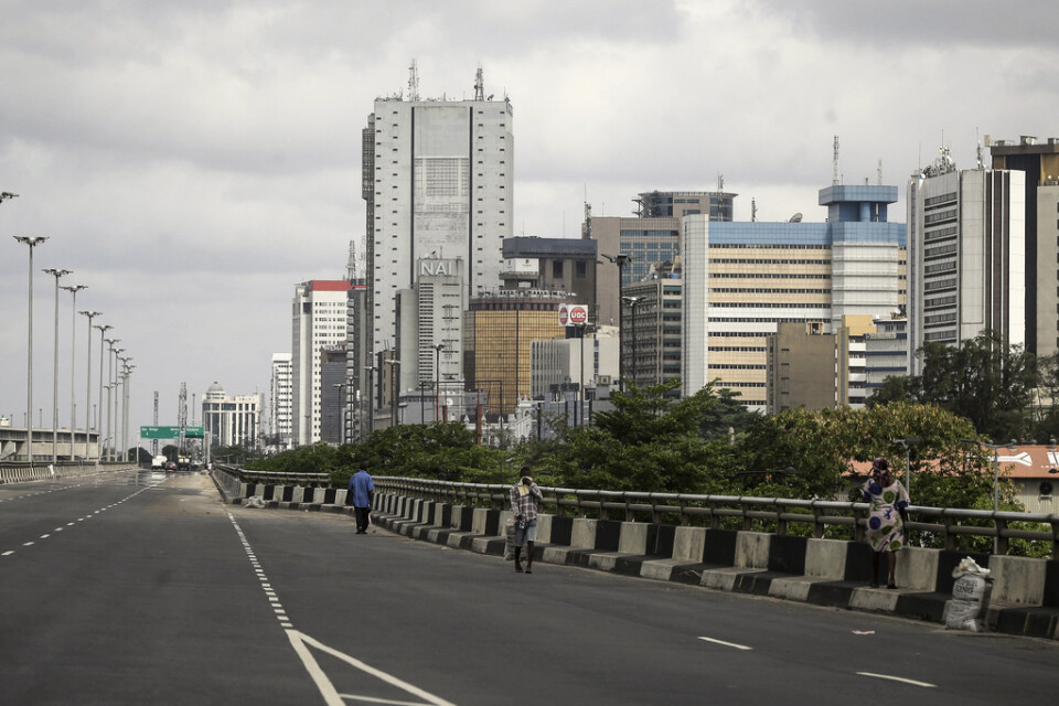 En nästan folktom gata i Lagos, Nigeria.
