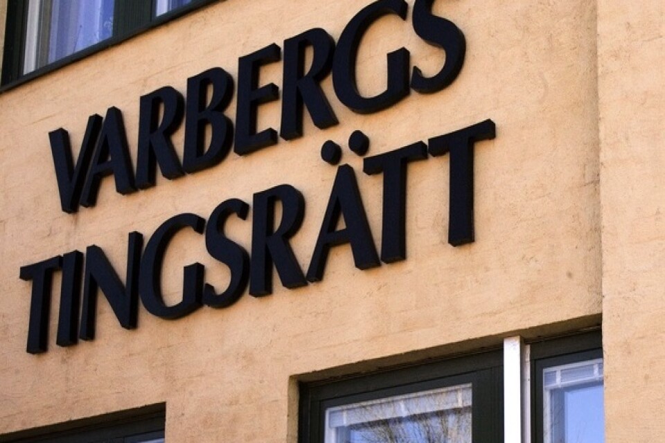 En man åtalas vid Varbergs tingsrätt för minst tio våldtäkter på en flicka i sex-sju-årsåldern. Arkivbild.