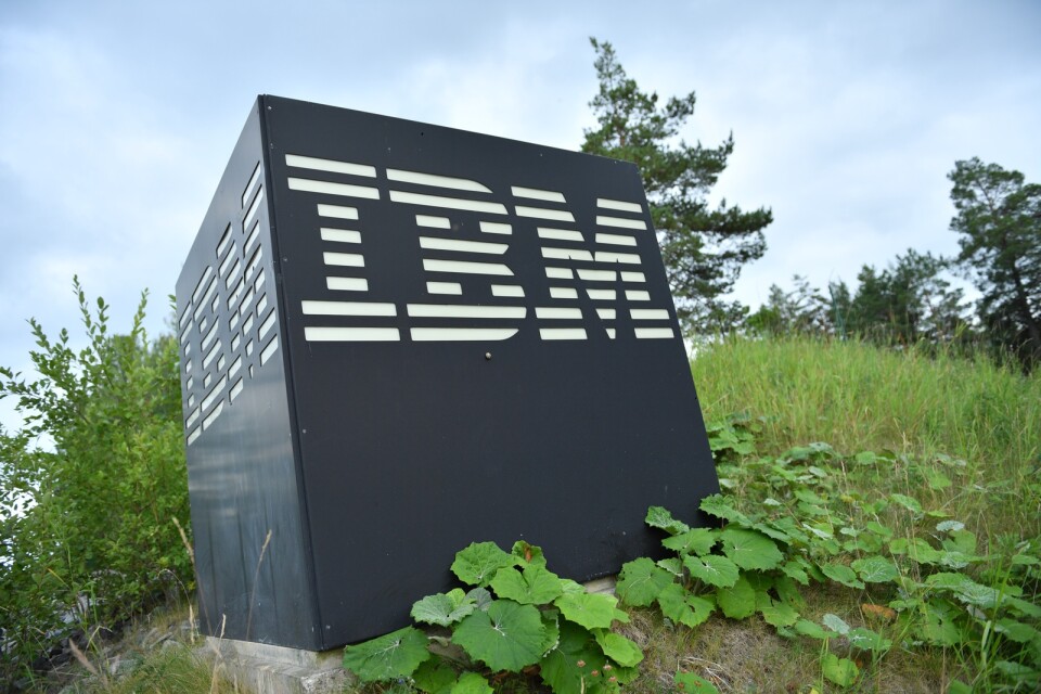 It-koncernen IBM flaggar för att man har gjort en vinst på 2:58 dollar per aktie med en omsättning på 17,6 miljarder dollar för årets tredje kvartal. Arkivbild.