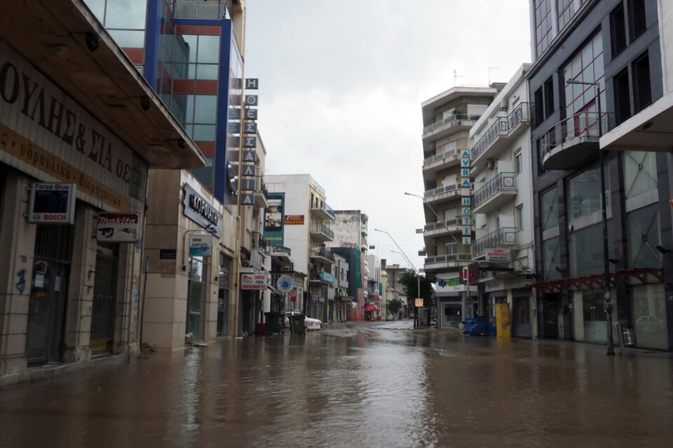 Översvämmad gata i Volos i början av september, då staden också drabbades av ett oväder.