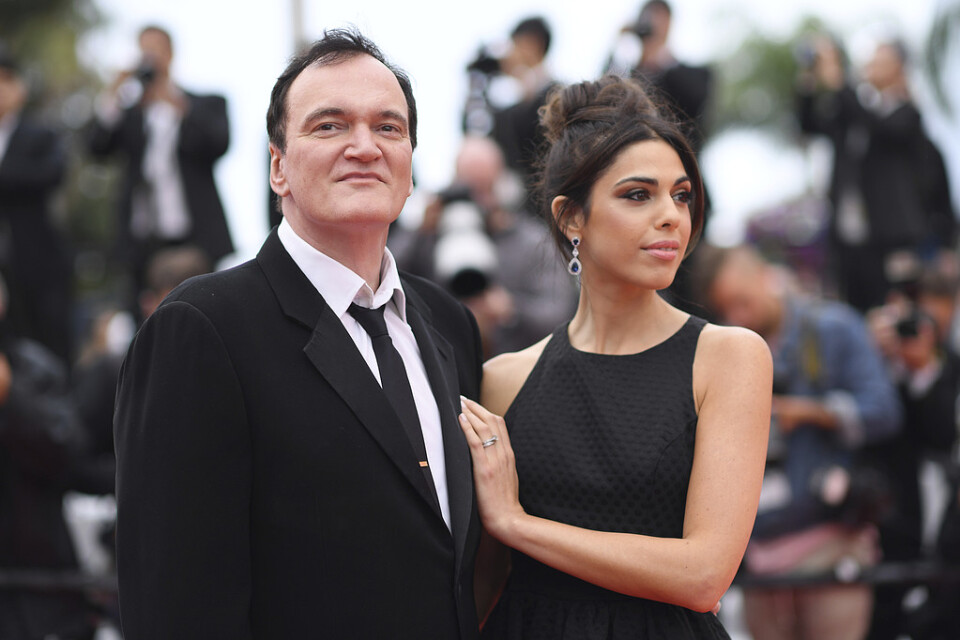Regissören Quentin Tarantino är på plats i Cannes med sin fru Daniella Pick för att premiärvisa sin film "Once upon a time in Hollywood", men han vill inte att besökarna avslöjar handlingen.