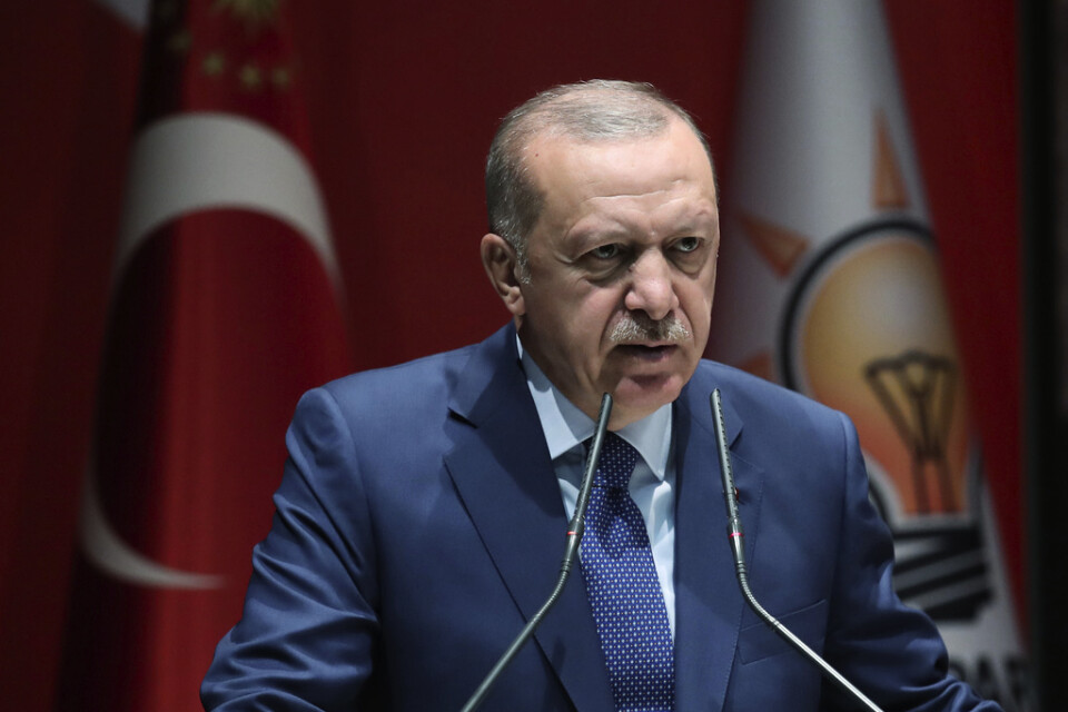 Turkiets president Recep Tayyip Erdogan ställer krav på EU om syrier som flytt kriget i deras hemland.