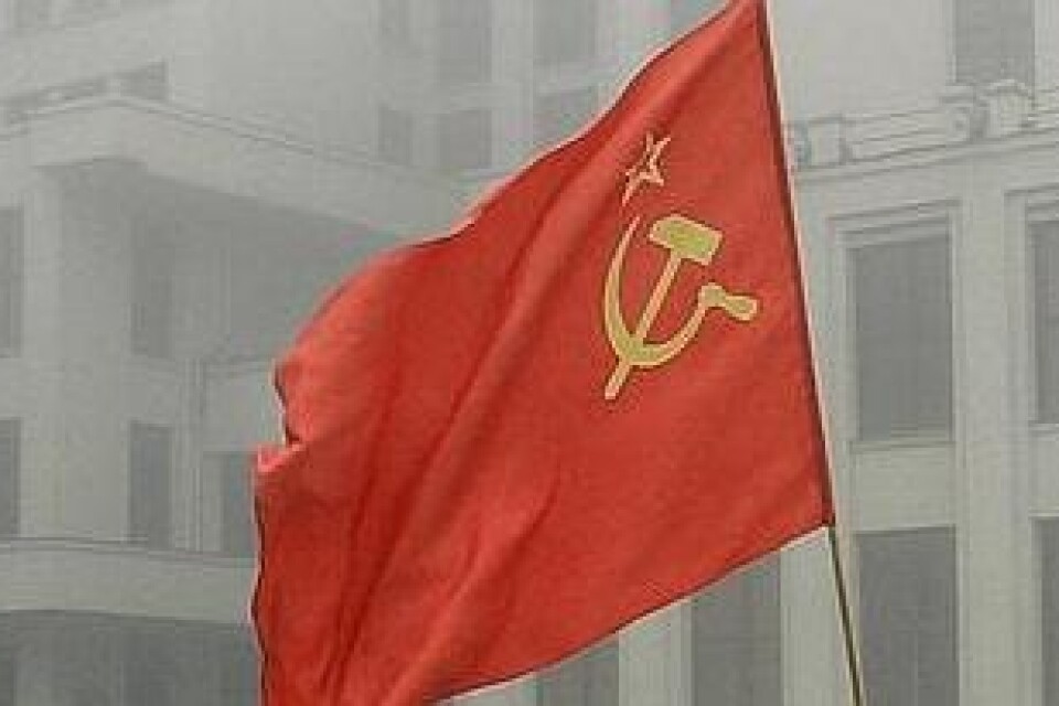 Flaggan med den karakteristiska hammaren och skäran var symbolen för Sovjetunionen fram till 1991. Arkivbild.