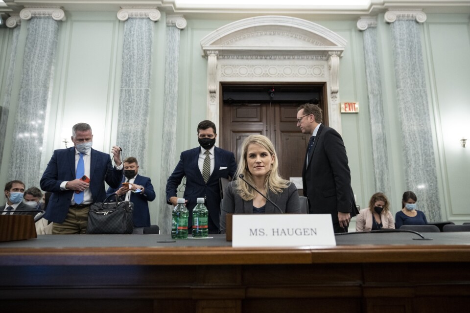 Den tidigare Facebookanställda visselblåsaren Frances Haugen vittnade i en senatskommitté på tisdagen.