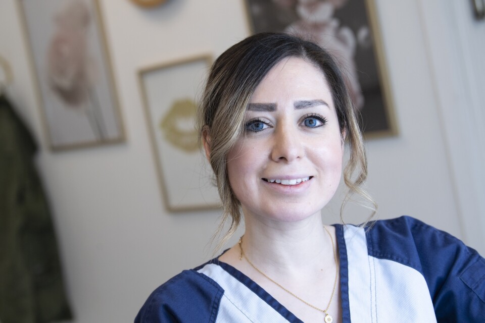 Farah Albaiati utbildade sig till tandläkare i Köpenhamn. Efter några års erfarenhet tog hon över C4 Tandvård i Kristianstad 2017.