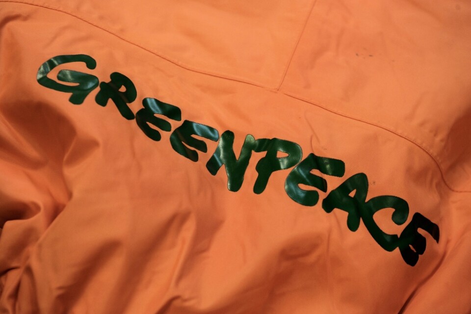 Greenpeaceaktivister i Stockholms skärgård utanför Saltsjö-Boo. Arkivbild