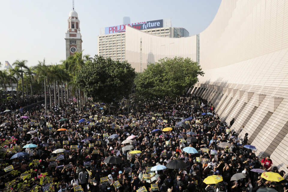 Demokratiaktivister samlas i Hongkong under söndagen.