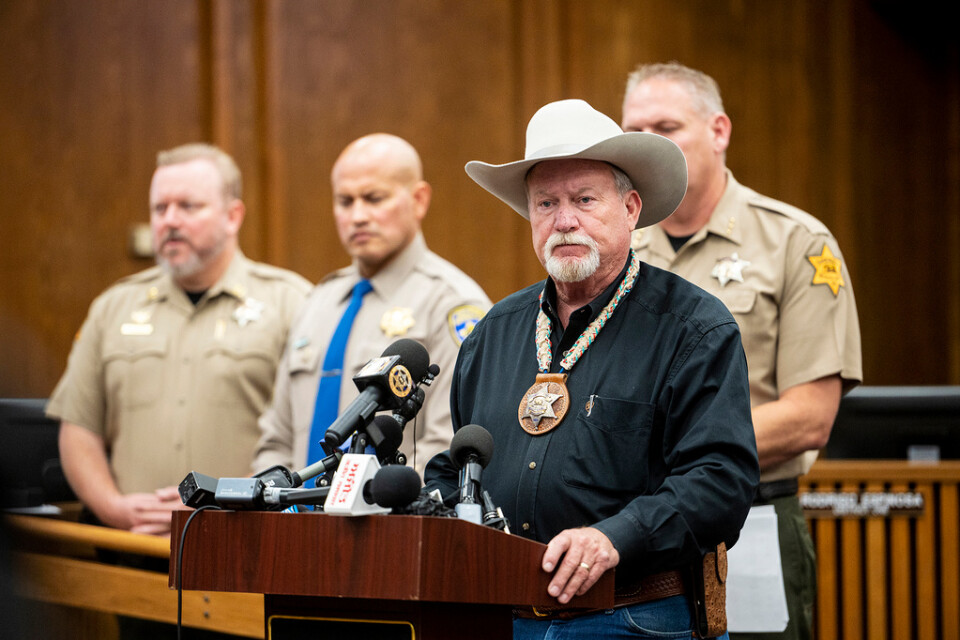 Polischefen i Merced County under en presskonferens om fallet.