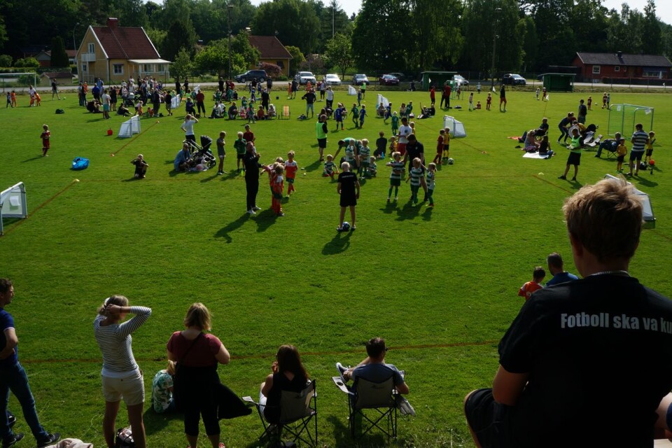 70 lag från 20 föreningar gjorde upp i Lilla Gärdscupen som kom till Arkelstorp i lördags. Inga resultat redovisas, endast ren kärlek till fotboll deklareras.