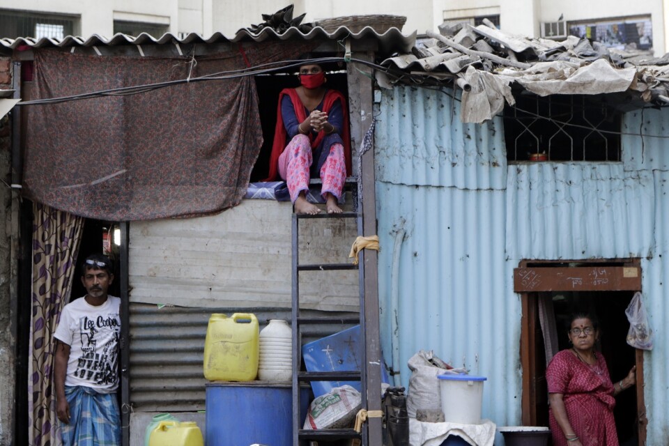 Det är inte lätt att isolera sig som boende i ett slumområde. Bilden är tagen i Dharavi, ett av Asiens största slumområden.