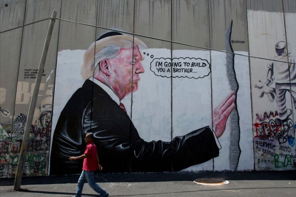 Donald Trump gillar murar. I Betlehem på Västbanken har hans besök vid Klagomuren i Jerusalem fått en vidare tolkning.