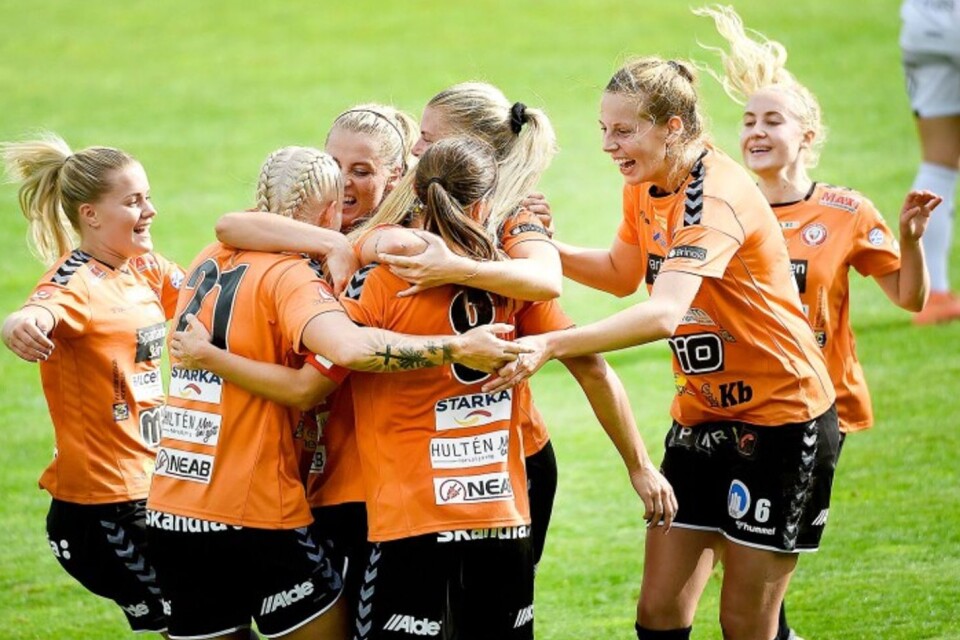 Jubilation as KDFF beats Göteborg 1–0. If KDFF can hold on to its third place in the table, the team gets to play a qualifying match for Champions’ League.