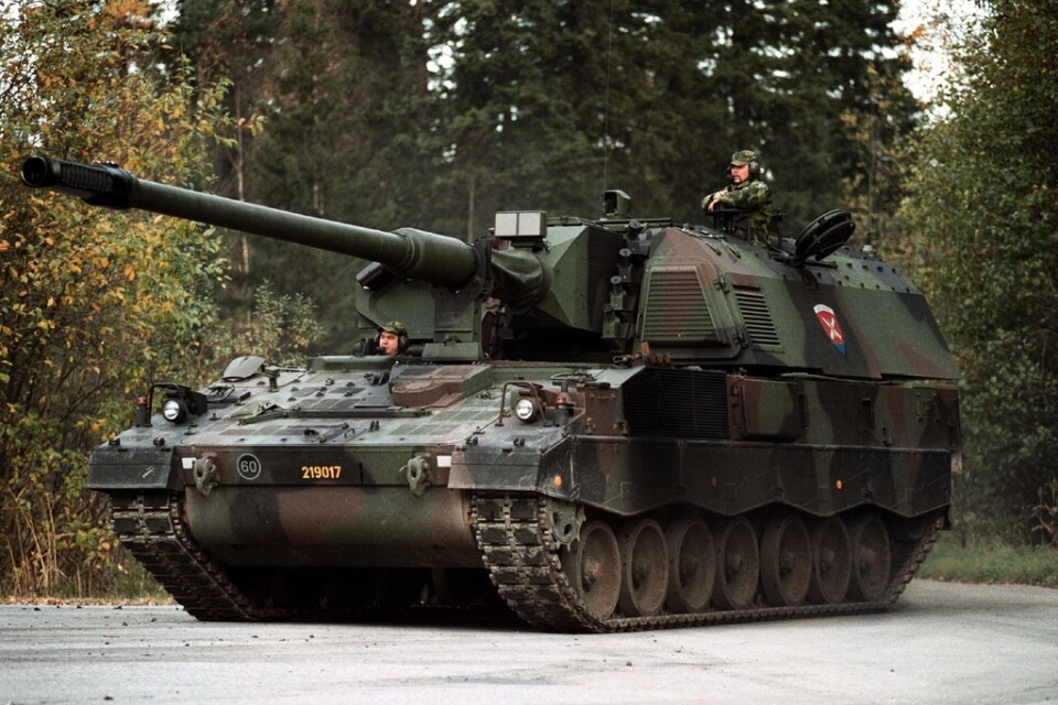 I juli beställde Ukraina 100 artilleripjäser av typen Panzerhaubitze 2000 från tyska försvarskoncernen Krauss-Maffei Wegmann. På bilden syns en Panzerhaubitze 2000 som ägs av svenska försvaret. Nu ska Ukraina få det slovakiska artillerisystemet Zuzana-2. Arkivbild.