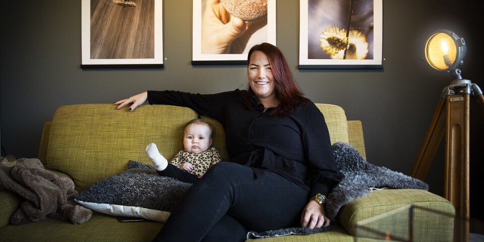 Malin Hellstrand driver Hellstrands web & design sedan två år tillbaka. I maj utnämndes hon både till Årets soloföretagare i Ulricehamn, och fick tillökning i familjen i form av lilla Nova.