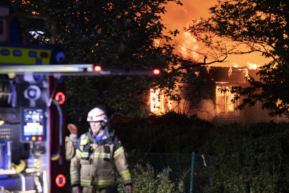 En montessoriförskola i norra Lund har totalförstörts efter en kraftig brand under natten.