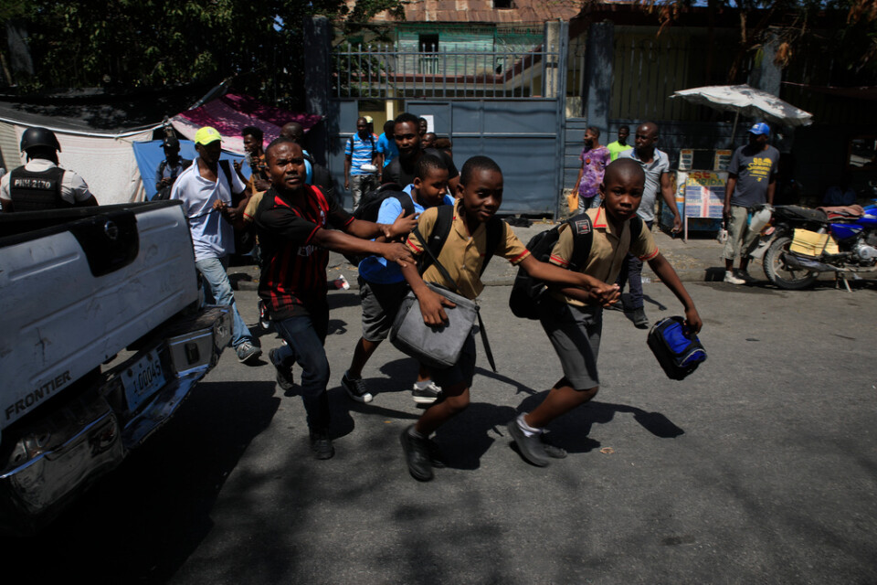 Barn i Haitis huvudstad Port-au-Prince. Arkivbild från april i år.
