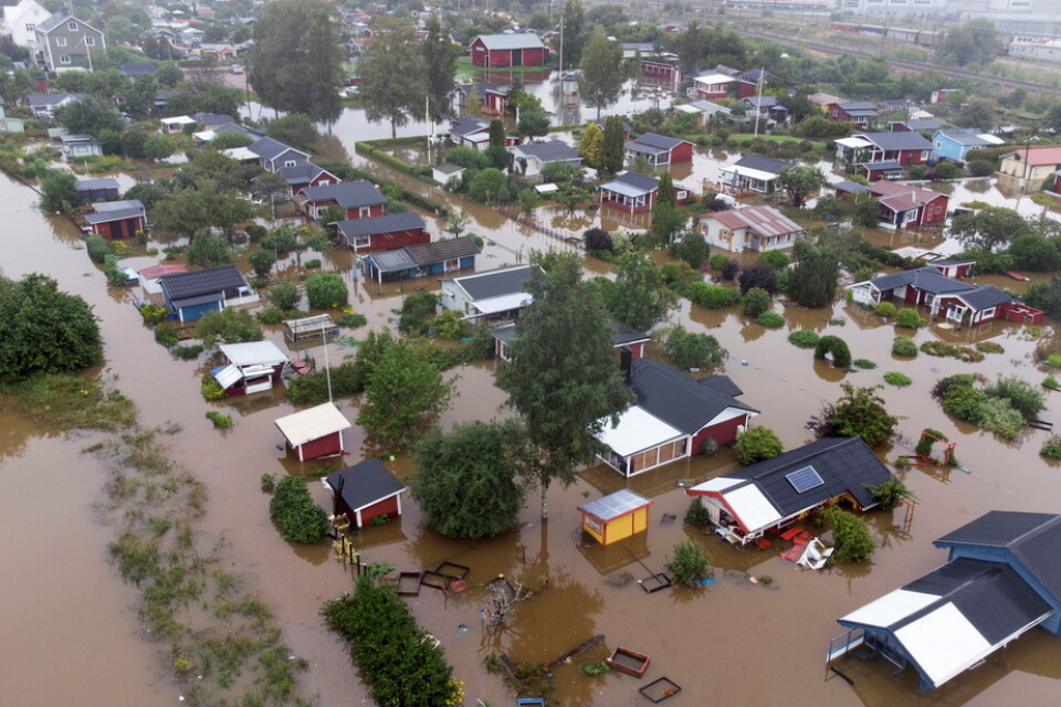 Ett översvämmat bostadsområde vid Södra Kungsvägen i Gävle i augusti 2021. Då föll 162 millimeter regn under ett dygn. Arkivbild.
