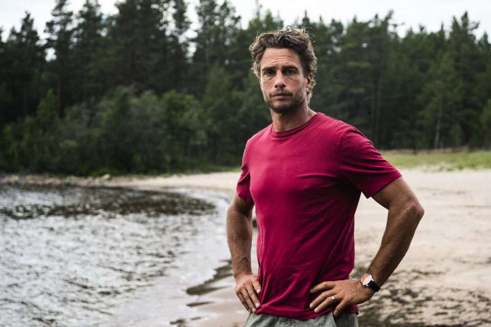 Anders Öfvergård är programledare i "Robinson", som för första gången spelas in i Sverige, närmare bestämt i Norrbotten.