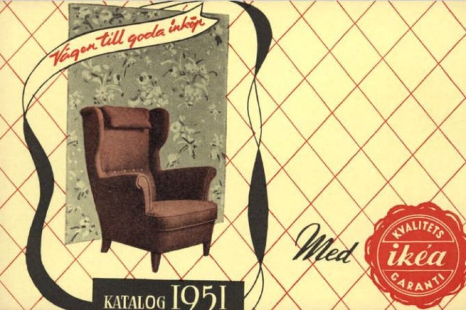 Den allra första Ikea-katalogen från 1951. Ikeas grundare Ingvar Kamprad satte själv ihop den första katalogen som trycktes och distribuerades i 285 000 exemplar i södra Sverige. Omslaget pryddes av en MK-öronlappsfåtölj.
