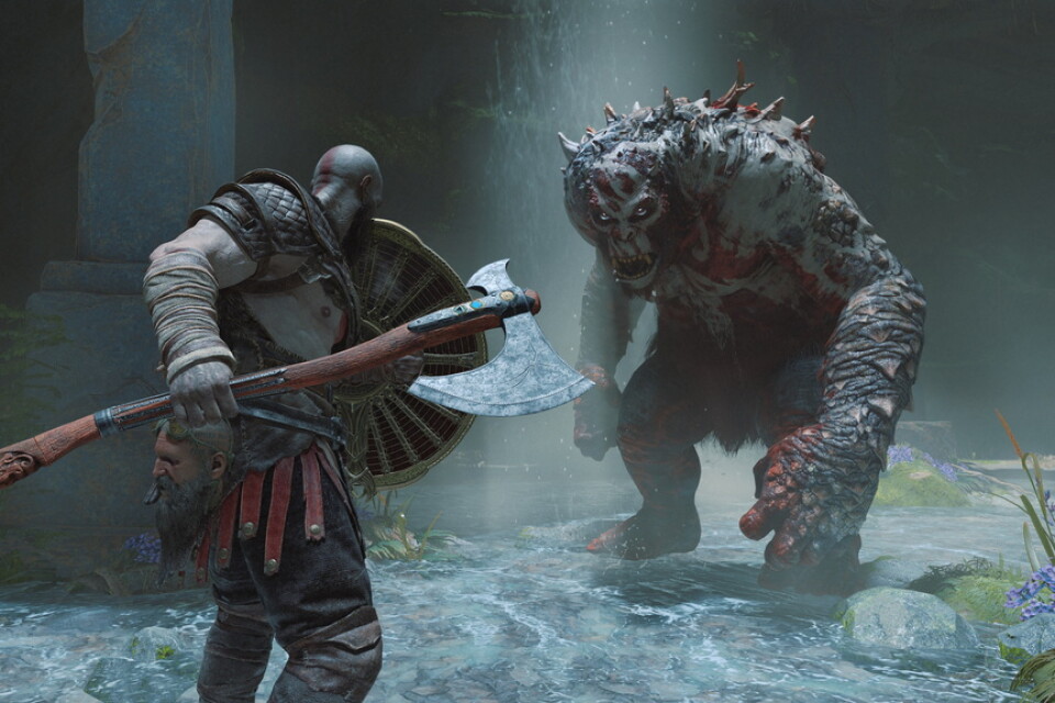 Kratos höjer yxan igen i "God of war: Ragnarök". Pressbild.