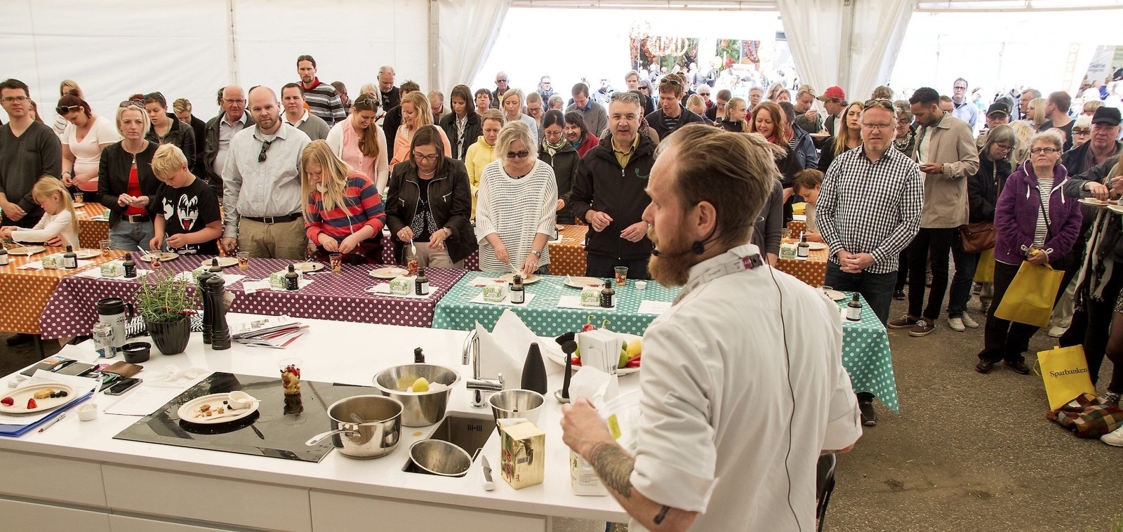 Matintresserade gäster i Brösarp under en tidigare upplaga av Skånes matfestival. ARKIVBILD