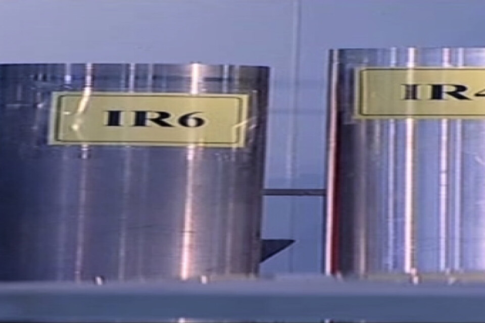 På bilden från juni 2018 syns två modeller av de iransktillverkade urancentrifuger som nu har aktiverats, IR-4 och IR-6.