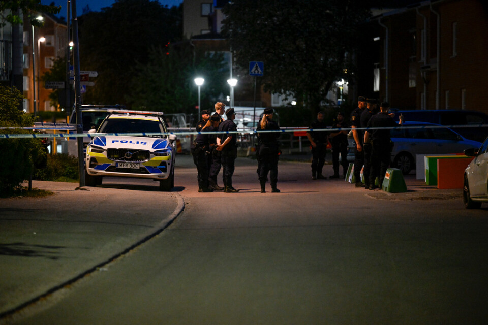 Polisen larmades till Jordbro vid 22-tiden på fredagen.