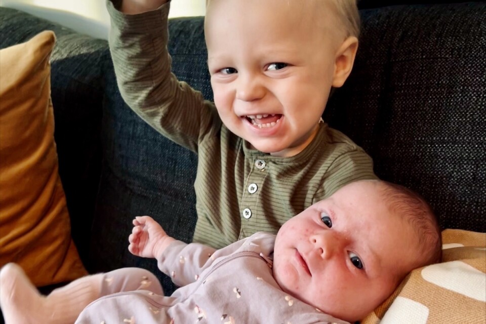 Malin Jeansson och Kristoffer Fält, Helsingborg, fick den 9 januari en dotter som heter Molly Fält. Vikt 4000 g, längd 52 cm. Syskon: Malte. Malin kommer från Kalmar.