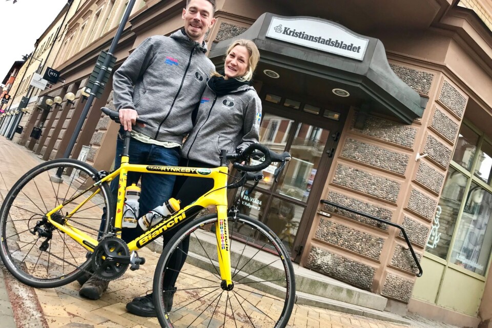 Emelie Axelsson och Sebastian Butfors tränar just nu inför att cykla till Paris i sommar.  Du kan redan nu följa deras förberedelser på bloggen som finns på Kristianstadsbladet.