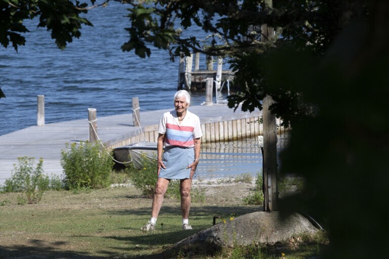 Barbro, 91, och hennes man byggde hus på en obebodd ö