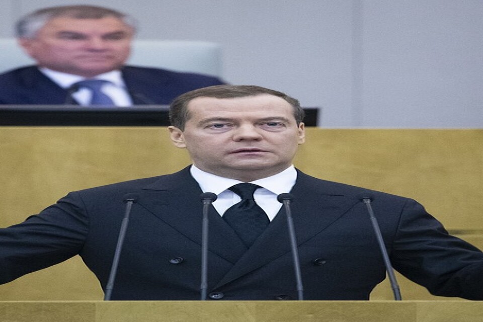 Rysslands premiärminister Dmitrij Medvedev meddelar att landet stryper exporten av oljeprodukter till Ukraina. Arkivbild.