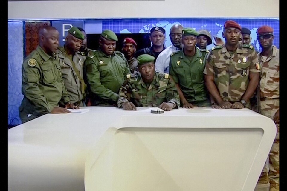 Under ett tv-sänt tal under söndagen meddelade militären att kuppen har orsakats av "vanstyre". Bilden är tagen från ett videoklipp.