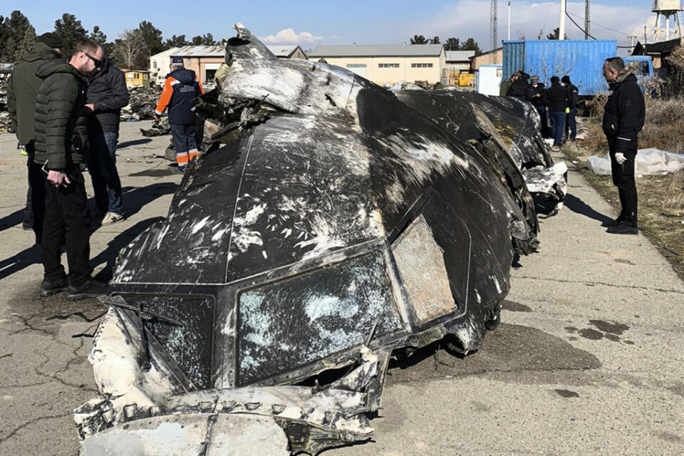 Delar av vraket efter det flygplan som störtade utanför Irans huvudstad Teheran den 8 januari.