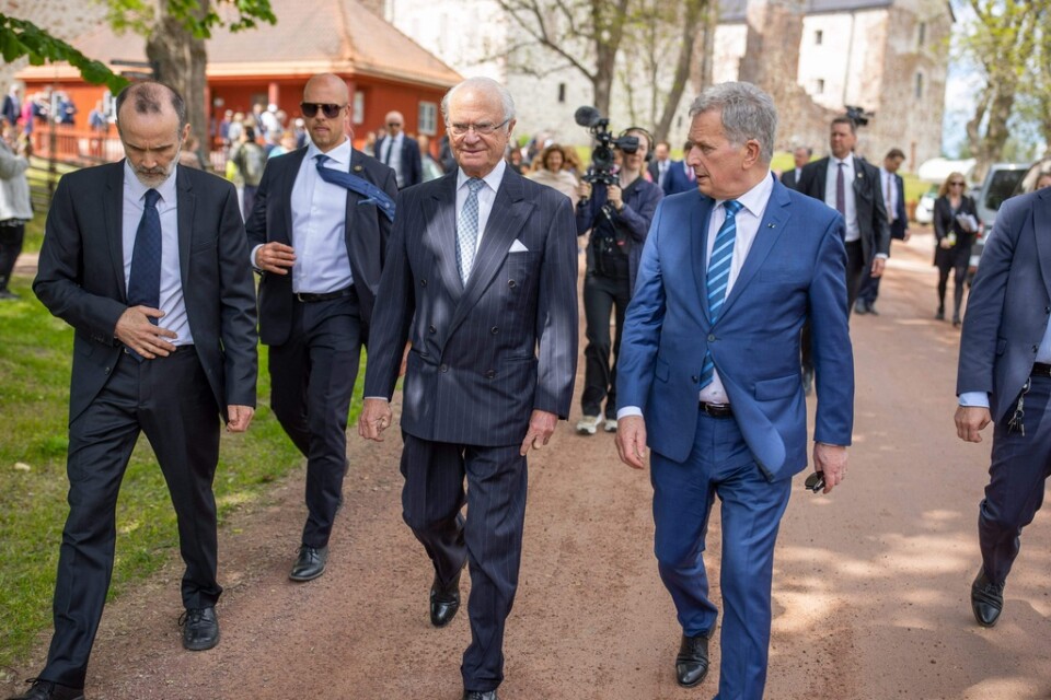 Åland firade 100 års självstyre i början av juni. Då kom kung Carl XVI Gustaf och drottning Silvia på besök. Tillsammans med Finlands president Sauli Niinistö besökte kungaparet bland annat Bomarsunds fästningsruiner och Kastelholms slott.