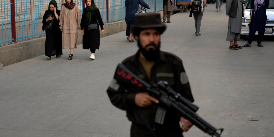 Taliban på vakt i området Dasht-e-Barchi i Afghanistans huvudstad Kabul den 7 augusti. Arkivbild.