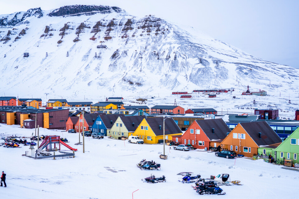 Bostadshus i Longyearbyen på Svalbard. Arkivbild.
