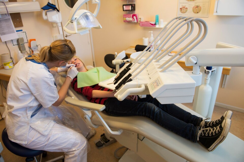 SVT förklarade nyligen att munnen är en del av kroppen och att all tandvård ska finansieras enligt samma system som sjukvård.