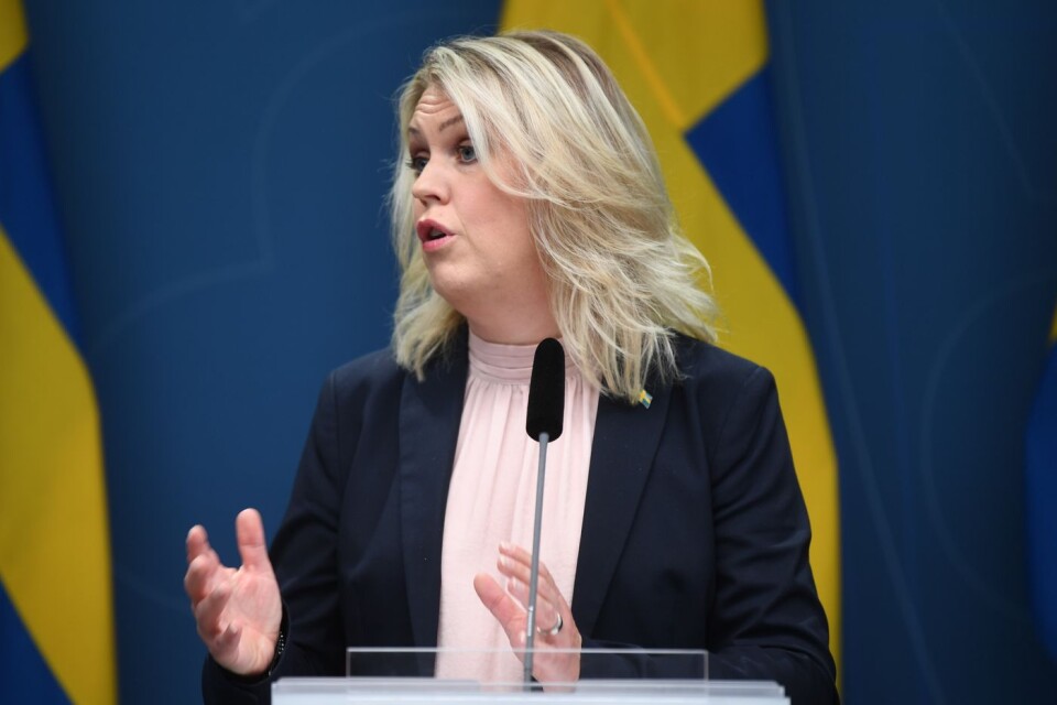 ”From October 1st the visiting ban at retirement homes across the country will end”, says the Minister for Health and Social Affairs, Lena Hallengren (S), at a press conference.