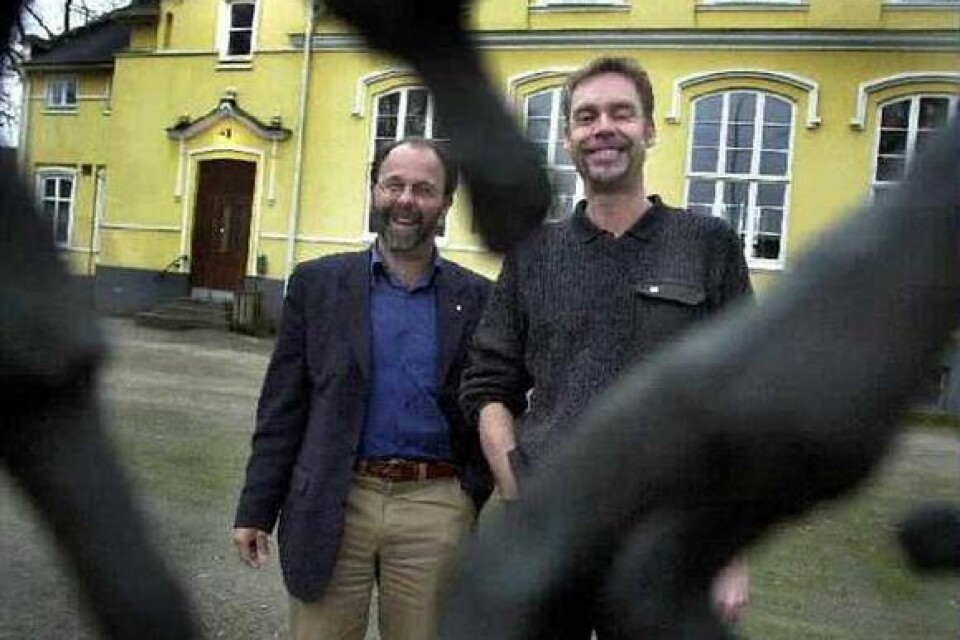 Ulf Jiewertz och Jan Carlsson på Önnestads folkhögskola ser fram emot den kommande teaterfestivalen. Bild: PETER ÅKLUNDH