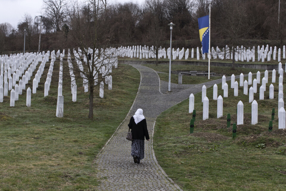 Minnesplatsen för offren i Srebrenica. Arkivbild