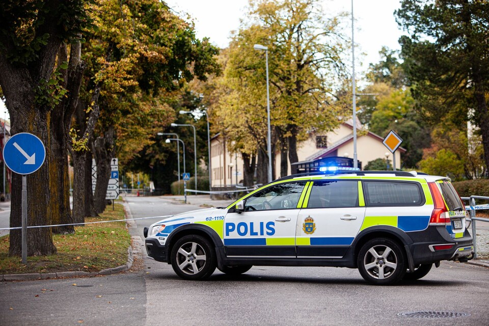 Polishuset i Karlshamn spärrades av efter att ett misstänkte föremål hittats.