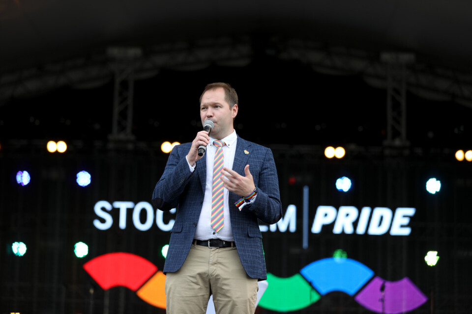 Pridechefen Fredrik Saweståhl under invigningen av 2022 års Pridefestival i Pride Park på Östermalms IP i Stockholm. Arkivbild.